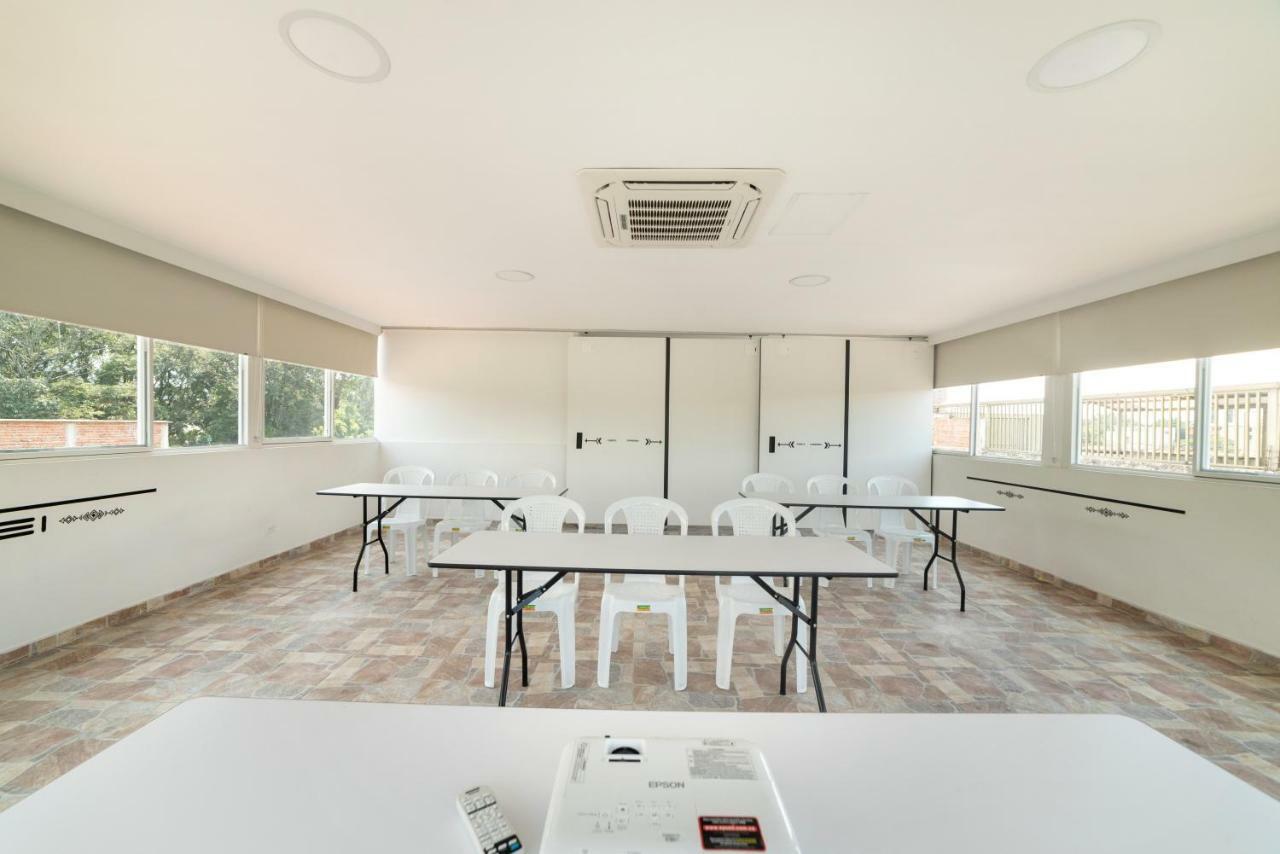 Hotel Green Park 칼리 외부 사진